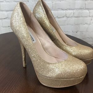 7.5 Steve Madden Caryssa G Gold Glitter pumps EUC